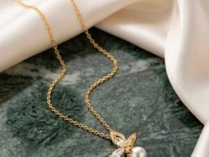 Pearl Flutter Pendant